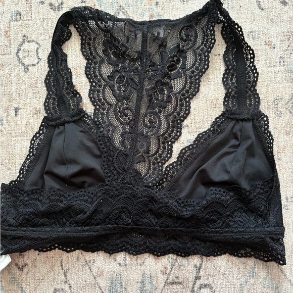 Francesca's Collections Black Lace Bralette - Picture 3 of 3